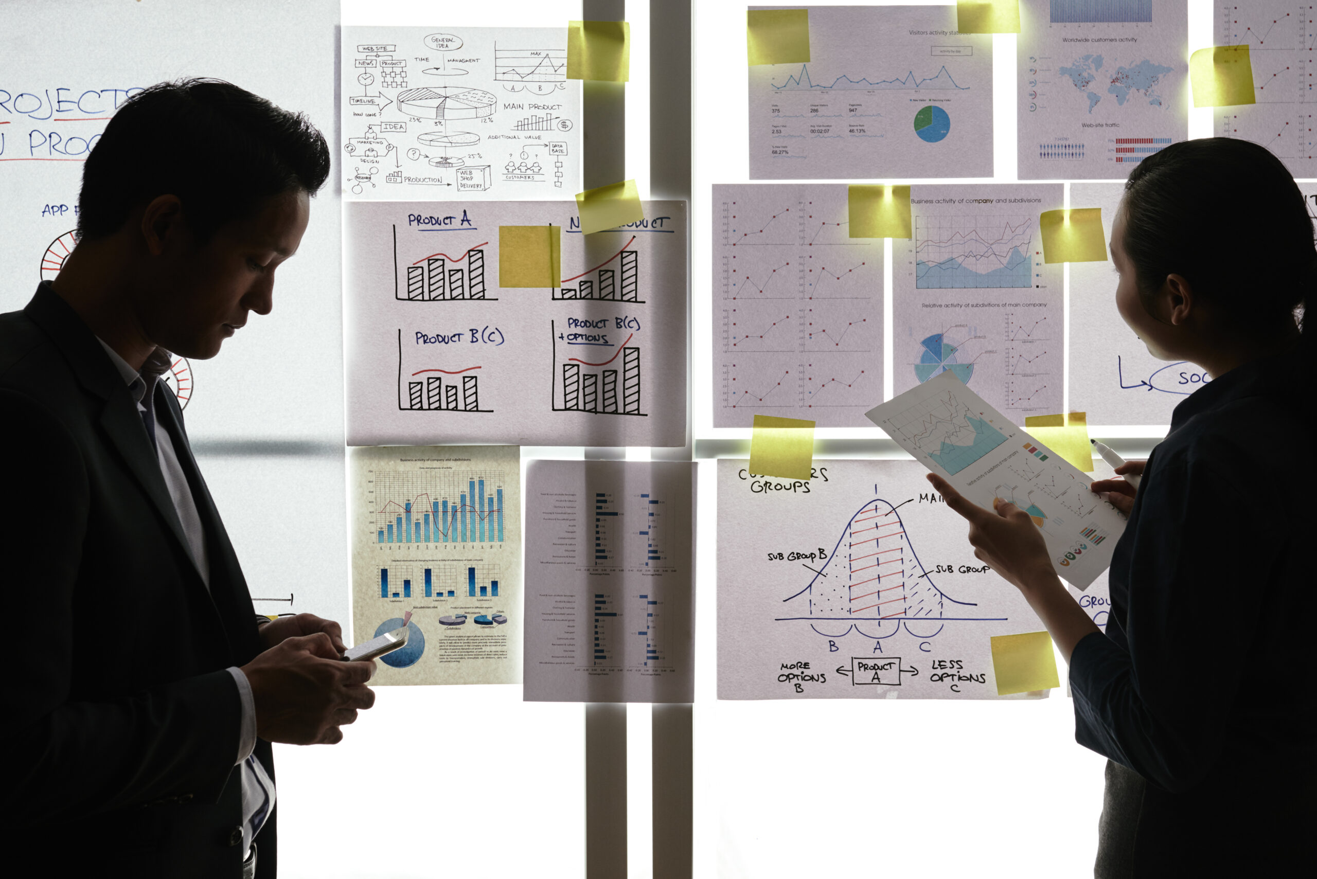 Enterprise IT team implementing Microsoft 365 Copilot deployment best practices with secure data architecture